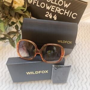 WILDFOX LIZ SUNGLASSES IN APRICOT